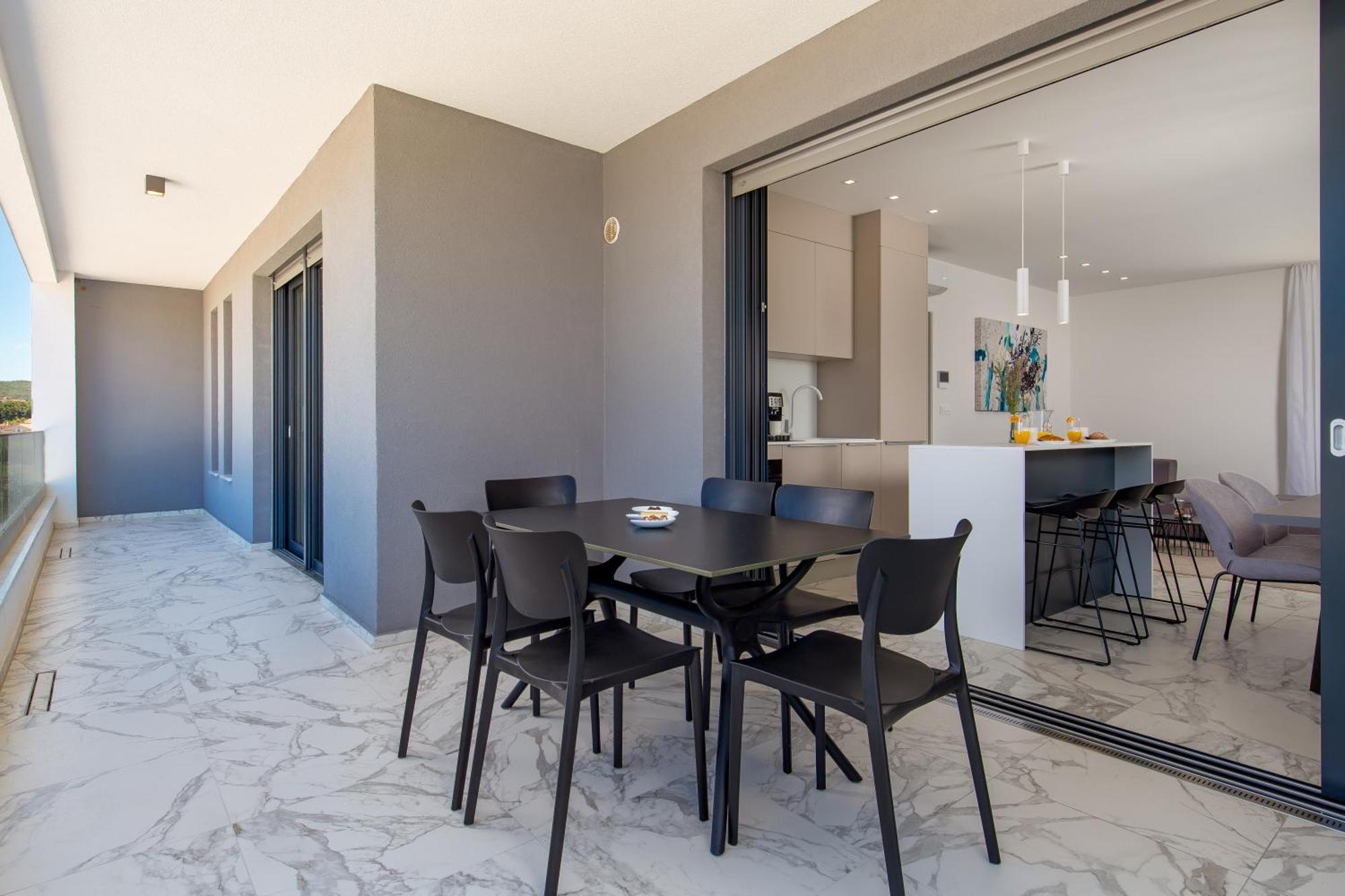 Hadrie Luxury And Rova Apartma Malinska
