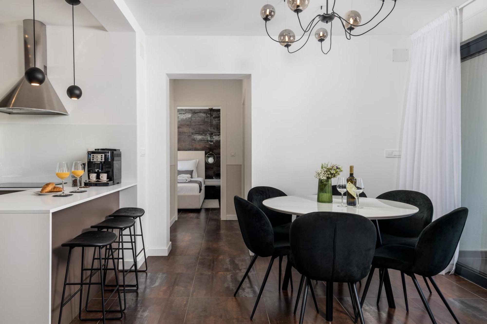 Apartma Hadrie Luxury And Rova