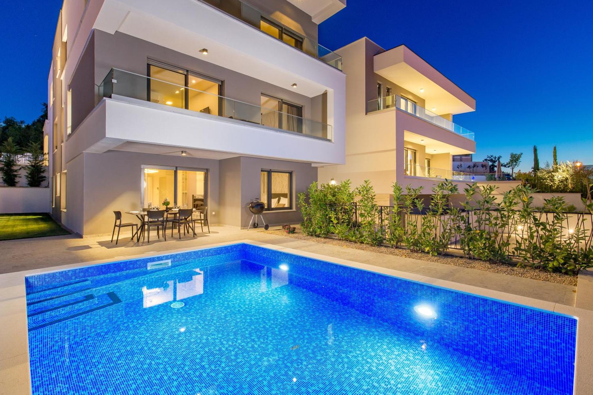 Hadrie Luxury And Rova Apartman