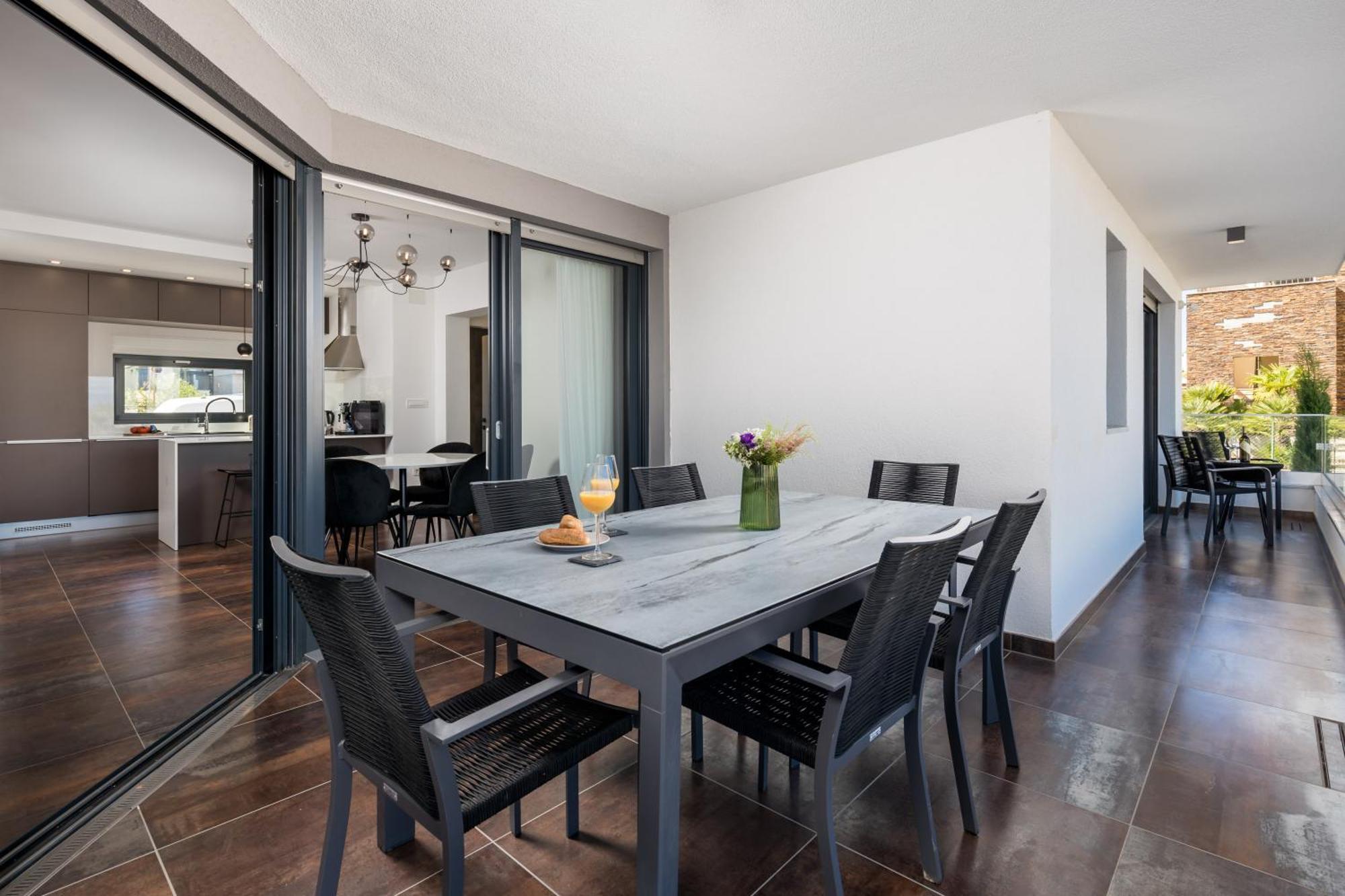 Hadrie Luxury And Rova Apartman *